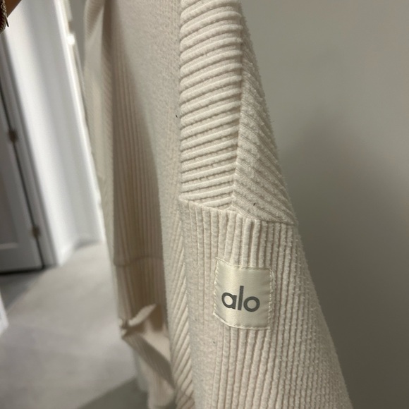 Alo muse hoodie in ivory - Picture 5 of 6